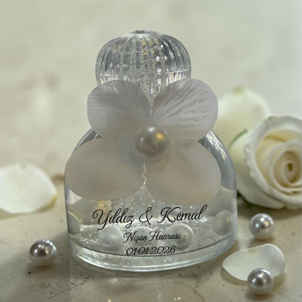Söz - Nişan - Nikah Hediyesi Ortanca Süslemeli Cam Damacana Model Kolonya Sim ve İncili Söz - Nişan - Nikah Hediyesi Ortanca Süslemeli Cam Damacana Model Kolonya Sim ve İncili