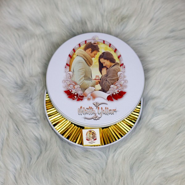 Yeni Yıl Hediyesi Fotoğraflı Metal Kutuda Çikolata 100 Adet