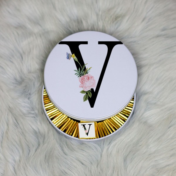 V Harfi Metal Kutuda Çikolata 100 Adet