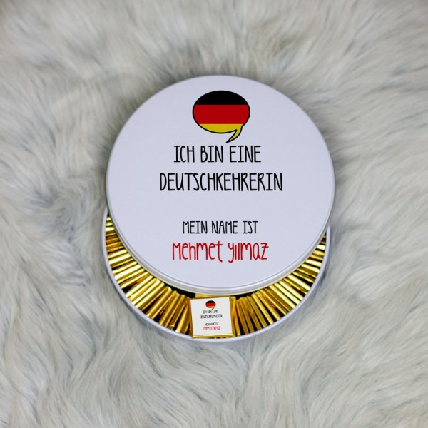 Almanca Öğretmenine Hediye Metal Kutuda Çikolata 100 Adet 002