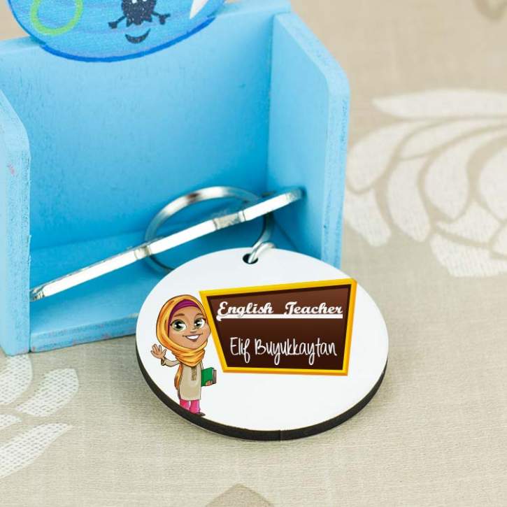 English Teacher Başörtülü Figür Anahtarlık English Teacher Başörtülü Figür Anahtarlık