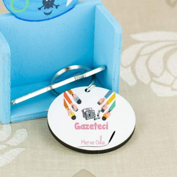 Gazeteci Pembe Tasarım Anahtarlık