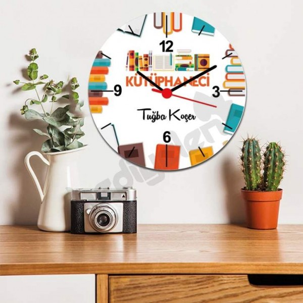 Kütüphaneci Duvar Saati