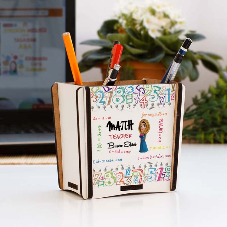 Math Teacher Baş Örtülü Figür Kalemlik Math Teacher Baş Örtülü Figür Kalemlik