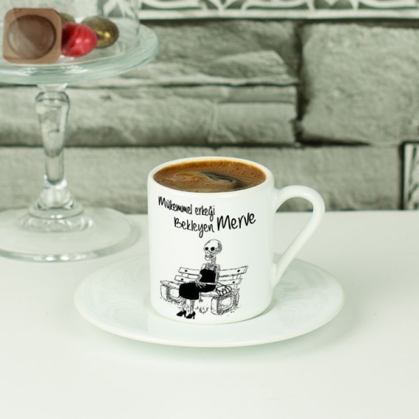 Mükemmel Erkeği Bekleyen Kadın Kahve Fincanı Mükemmel Erkeği Bekleyen Kadın Kahve Fincanı