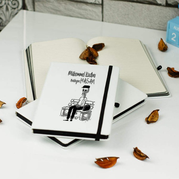 Mükemmel Kadını Bekleyen Erkek Defter