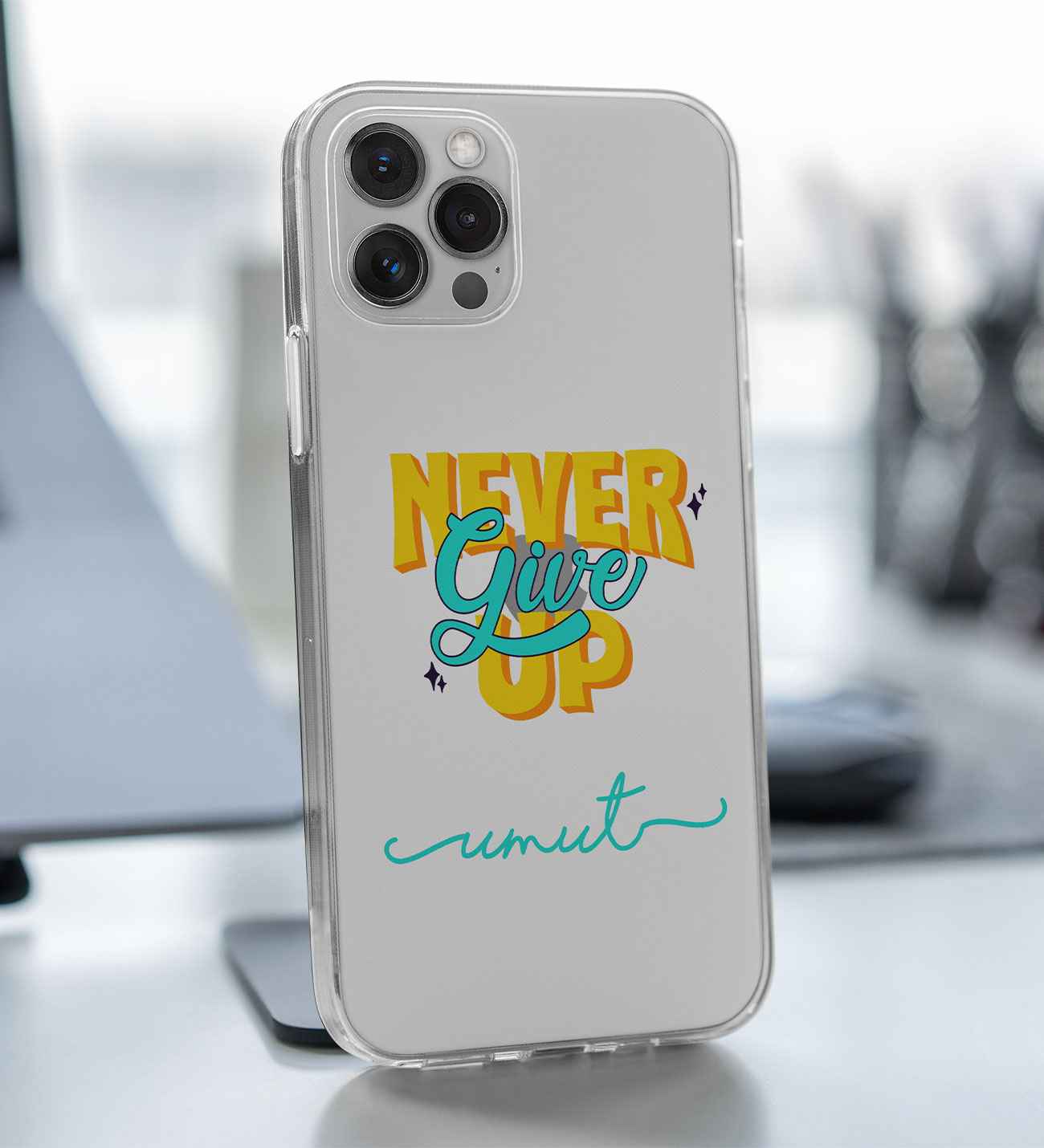 Never Give Up Telefon Kılıfı (Sadece iPhone Modelleri)