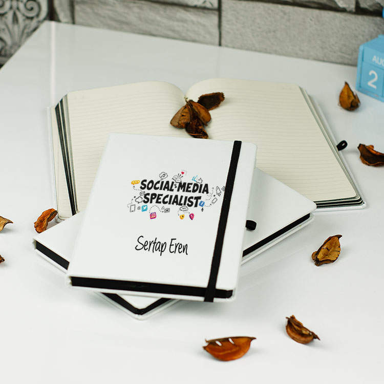 Social Media Specialist Defter